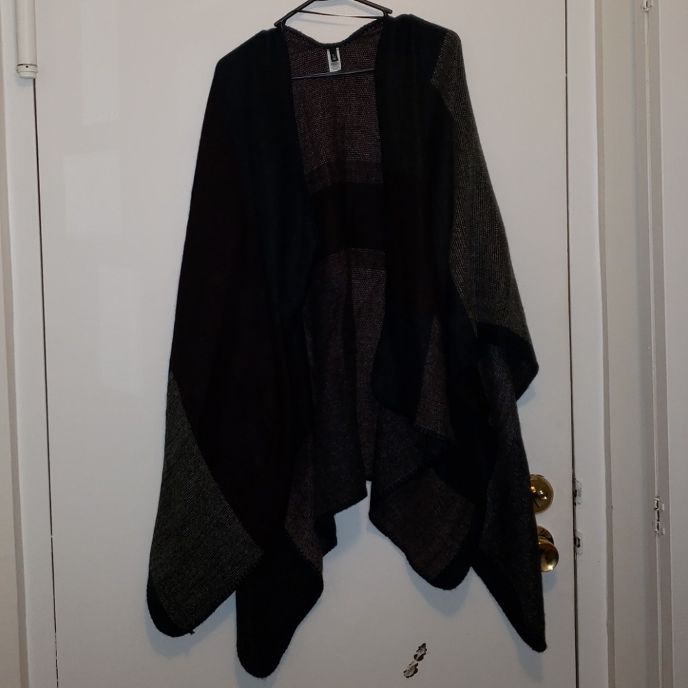 Apt 9 Shawl Navy, Gray and Maroon